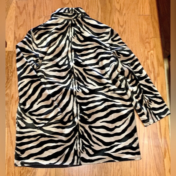 Women’s Large Anne Klein II Reversible Brown Shell/Faux Fur Zebra Stripe Coat - Picture 15 of 16